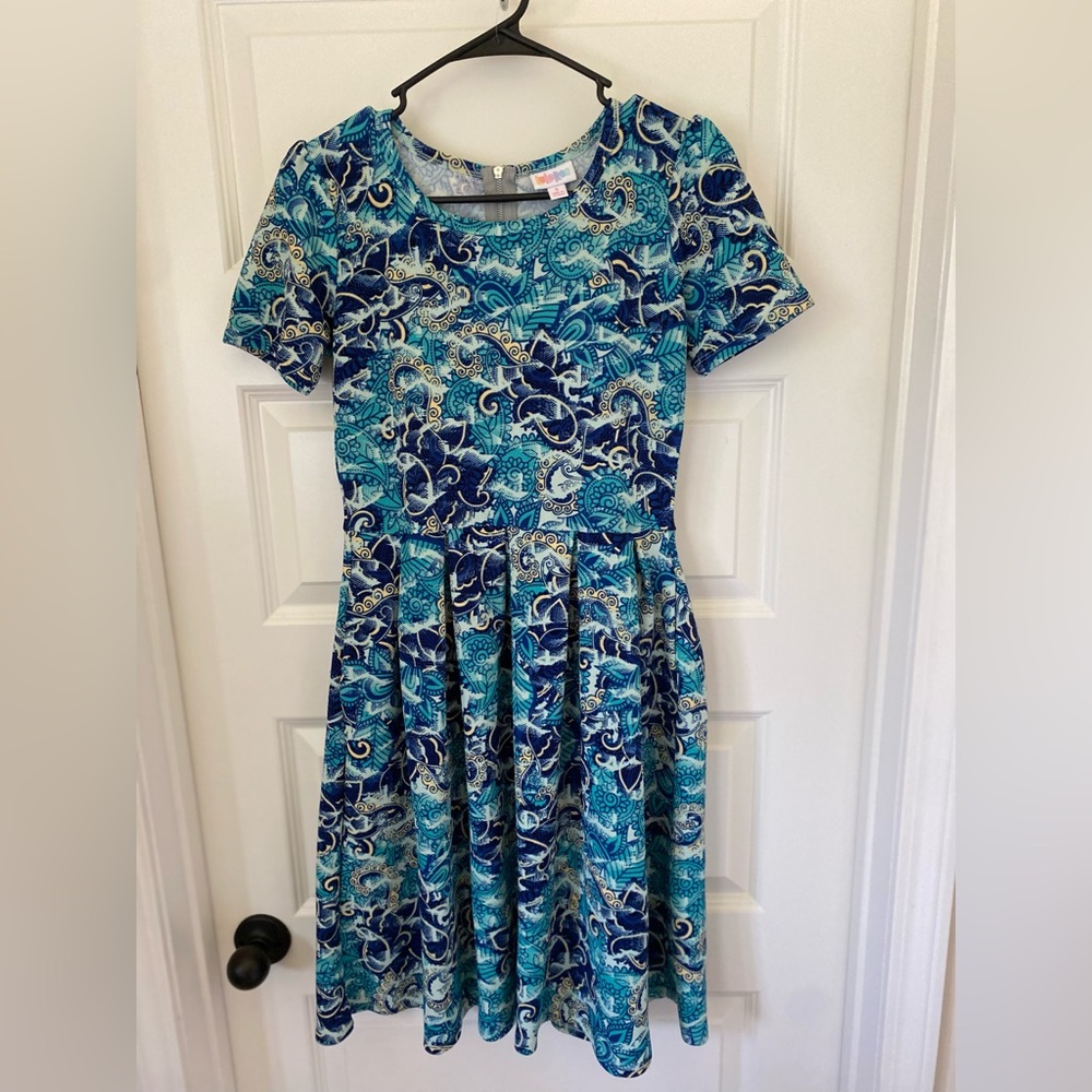Lularoe Amelia dress w/ pockets!!